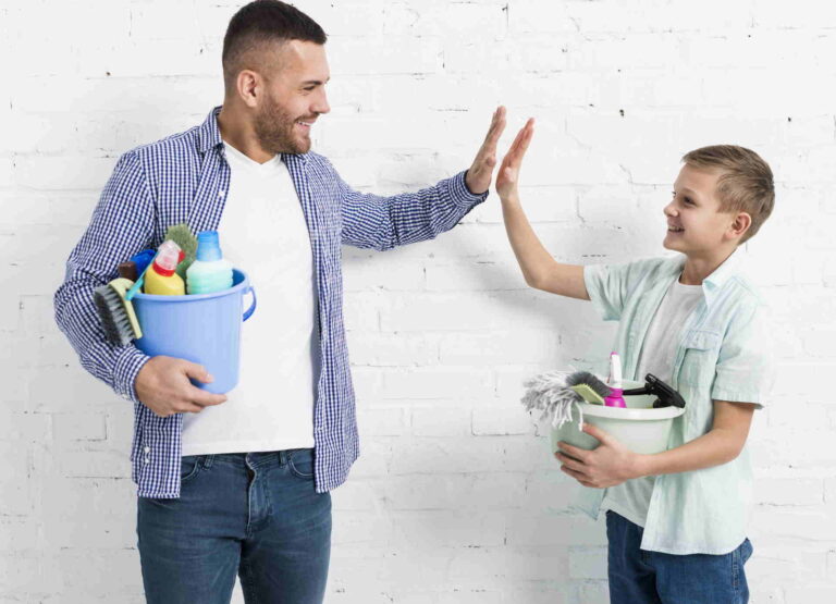 Cómo puedes motivar a tu hijo a hacer las tareas del hogar