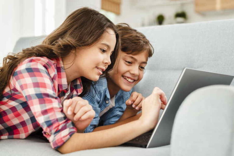 Cómo Proteger a los Niños en Internet: Guía práctica para padres